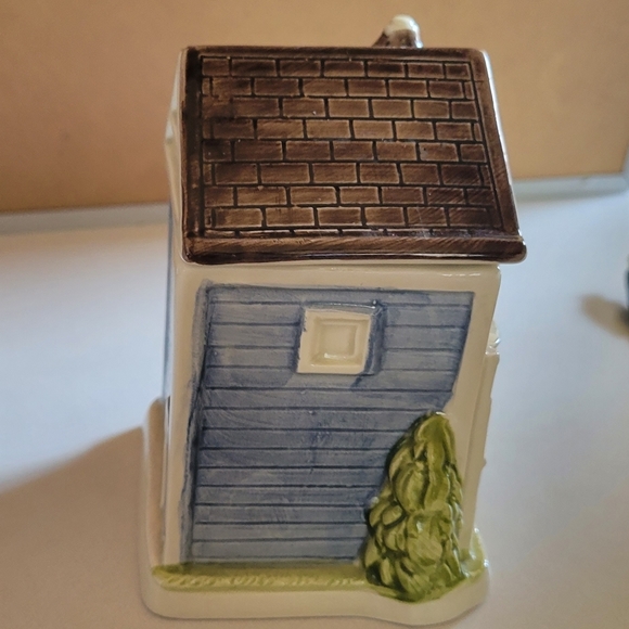 Vintage Otagiri Victorian Row House Cannister 1981 With Lid - Picture 3 of 13